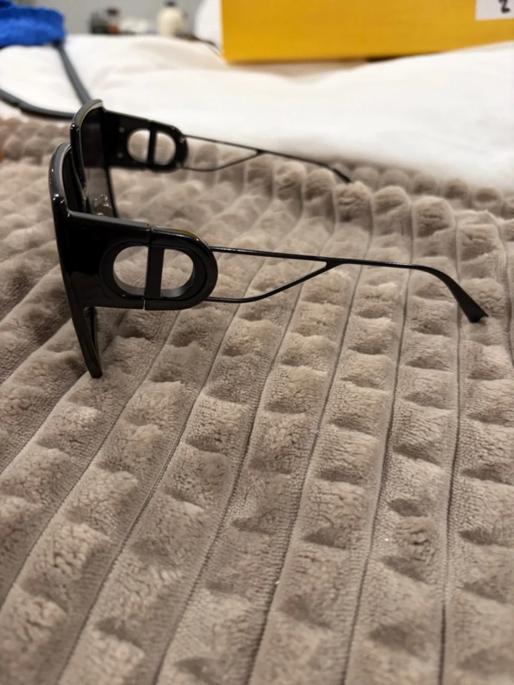 Dior Black Geometric Oversized Sunglasses - Women Accessories